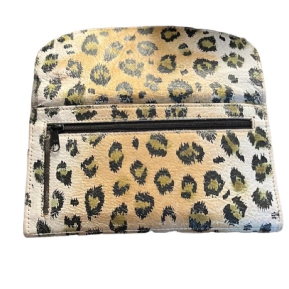 Animal Print leather wallet fits mobile phone card slots, ID window - Picture 1 of 9